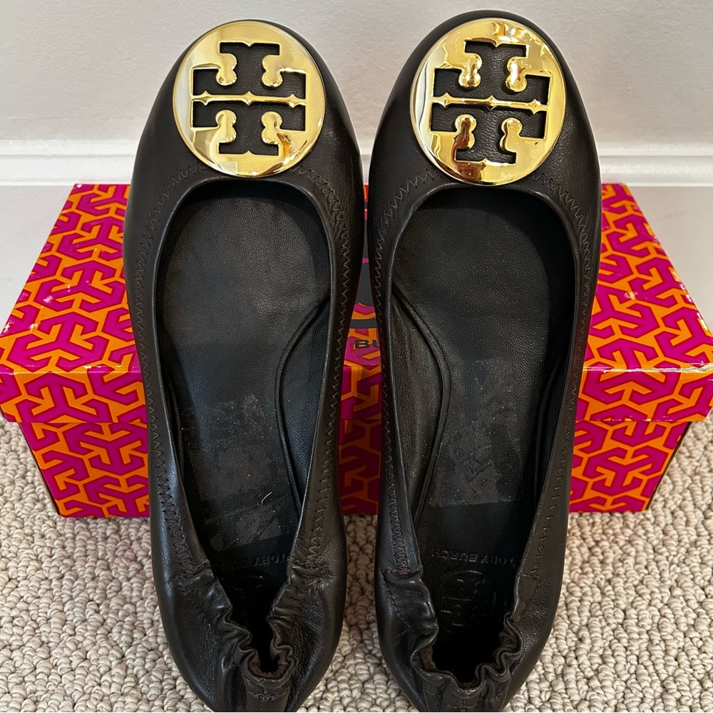 🆕 Tory Burch Reva Mestico Flats in Brown with Gold Metal Logo